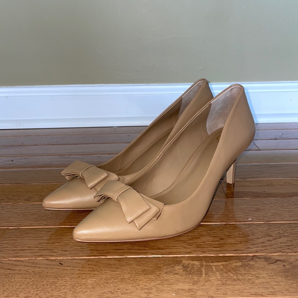 NWB Ann Taylor Bridget Bow Kitten Heels Size 6.5